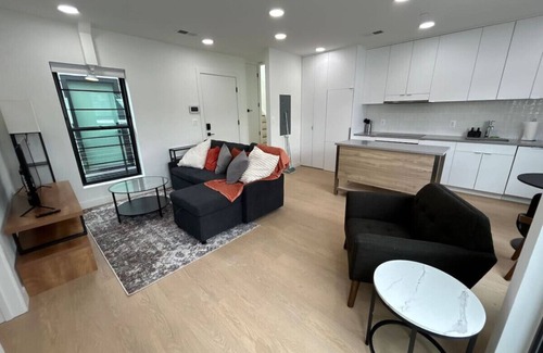 Bloomingdale Condo | 1 BR Penthouse Condo with Roof Deck & Capitol View