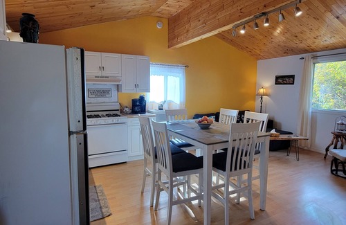 Silver Sands Cottage | 1 BR Private Cottage w/Private deck