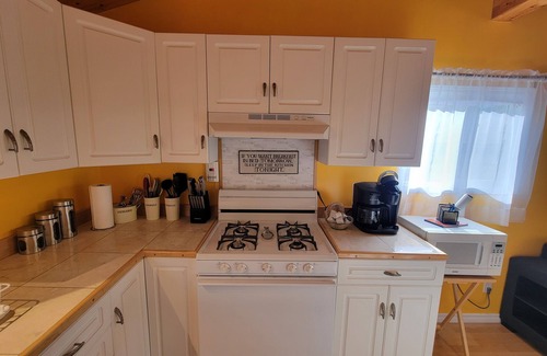 Silver Sands Cottage | 1 BR Private Cottage w/Private deck