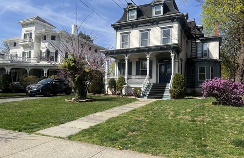 Poughkeepsie Apartment | 1 Br Private Victorian Apt in convenient City location on half acre sleeps 4
