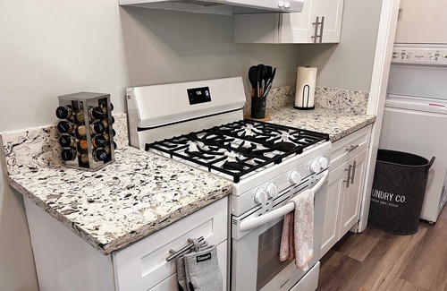 East Hollywood Apartment | 1-BR Retreat in East Hollywood – Prime Location!