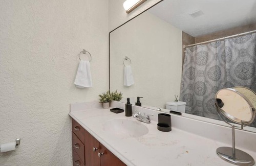 The Galleria Apartment | 1-BR Stellar Stay #7 at The Galleria