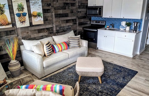 North End Apartment | 1 BR Suite/1st Floor/East Side of Beach Block