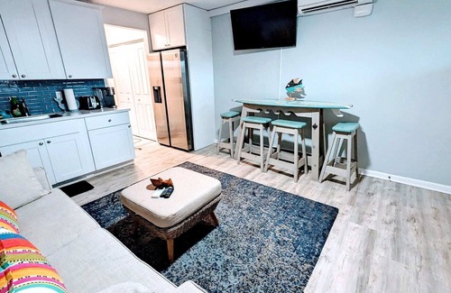 North End Apartment | 1 BR Suite/1st Floor/East Side of Beach Block