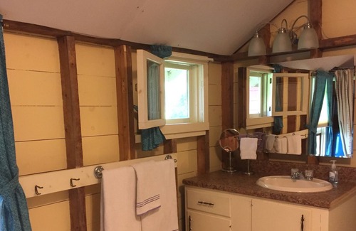 Newport Cabin | 1 Br Waterfront Cottage on Sebasticook Lake Newport ME
