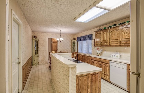 Hot Springs Village House | 1 Burladero Lane. HDTV, WIFI. Near DeSoto Golf 3 bedrm, 2 bath, 1 level Vacation