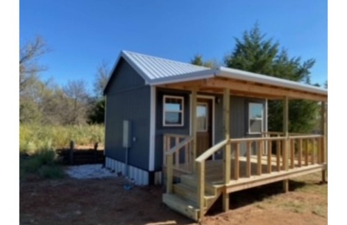 Wheeler Cottage | #1 cabin,Cozy remote location with large porch -close to Wheeler &Shamrock