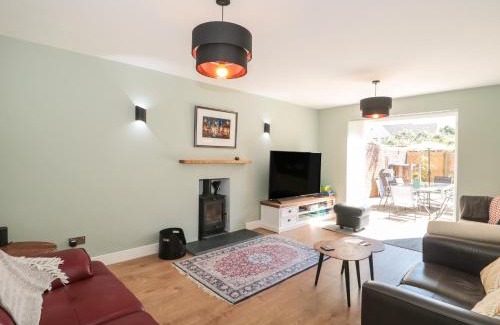 Poole House | 1 Charlotte Close