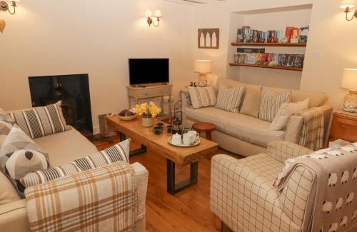Milton House | 1 Cheriton Row