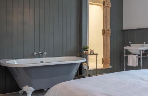 Plumpton Green House | 1 Church Cottages
