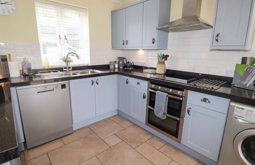 Long Melford Cottage | 1 COCONUT COTTAGE, LONG MELFORD, pet friendly in Long Melford