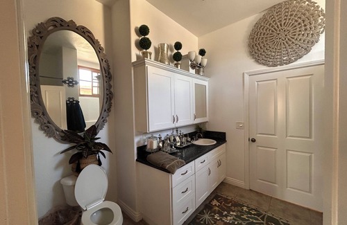 Harbor House | 1 Comfy Spacious Bedroom in great area perfect for Nurses Abroad or Long Stays