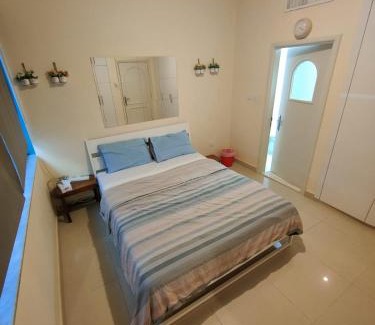 Abu Dhabi City Center House | 1 Couples must present marriage certificate upon check-in