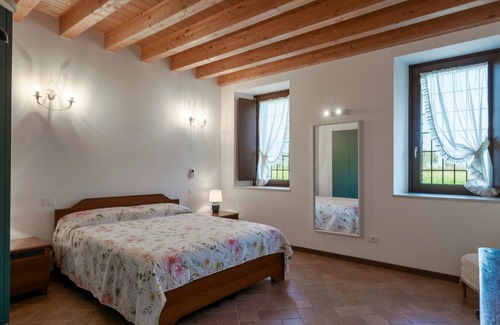 Pralboino Other | 1) Cozy One-Bedroom Apartment in Agriturismo with Queen Bed and Sofa Bed