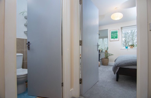 Bristol House | 1 Cozy Room available in Bishopston Sleeps 2