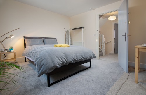 Bristol House | 1 Cozy Room available in Bishopston Sleeps 2
