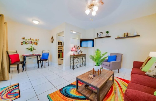 Middle River Terrace Apartment | #1 ✔️ Cute neighborhood, walk to Wilton Manors!