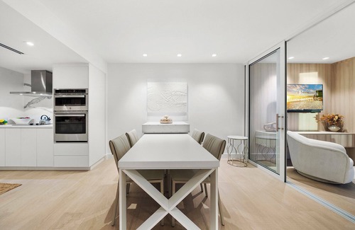 City Center Apartment | 1+Den Private Residence at Roney Palace
