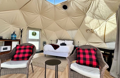 Hinton Cabin | #1 Dome - Jasper Gateway Glamping