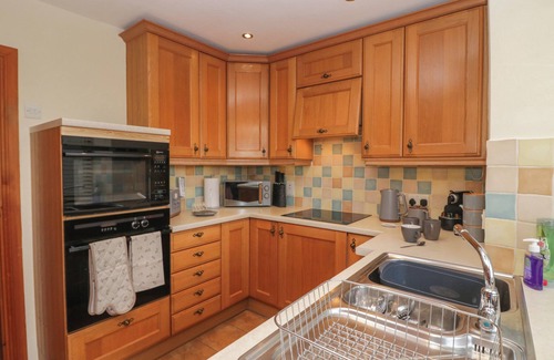Meathop Cottage | 1 GILPIN HOUSE, pet friendly, with a garden in Levens