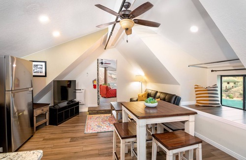 Zion National Park South Entrance Apartment | #1 GREAT LOCATION, Zion National Park entrance as close as you can get!