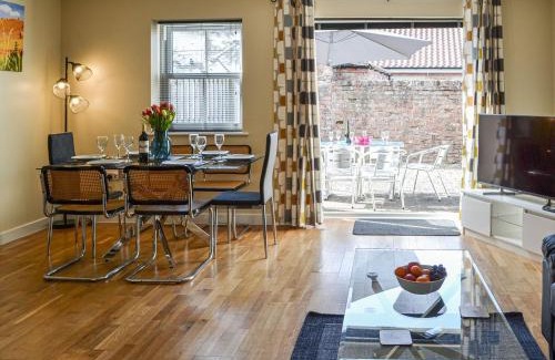 Sheriff Hutton House | 1 Kirkby Cottages