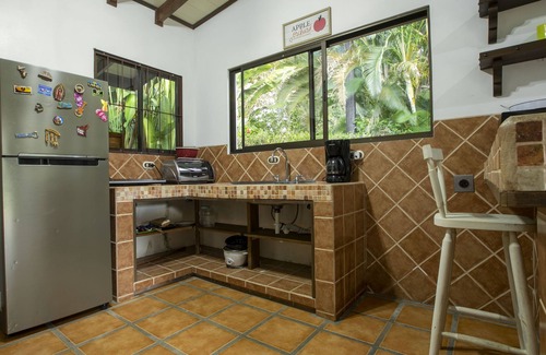 Barrio Pilo Apartment | 1 km del parque de Fortuna, Piscina, Vista al Volcán, Zonas Verdes, Tours