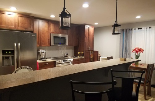 Des Moines Condo | 1 Large Bed, 1 Bath