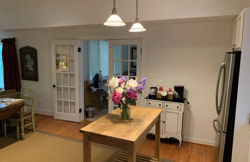 The Plains House | 1 Level upgraded hm 2BR,1BA WIFI Starlink 💫
