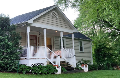 The Plains House | 1 Level upgraded hm 2BR,1BA WIFI Starlink 💫