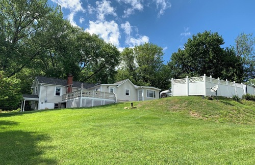 The Plains House | 1 Level upgraded hm 2BR,1BA WIFI Starlink 💫