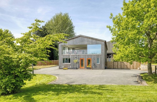Eaton Mascott Cottage | 1 Little Broomcroft