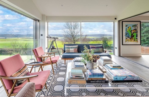 Eaton Mascott Cottage | 1 LITTLE BROOMCROFT, pet friendly, with a garden in Much Wenlock