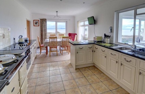 Southerndown House | 1 Little West Bungalows
