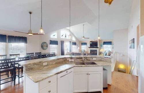 Rodanthe House | 1-lot Oceanside 6 Bedroom Home, Private Pool, Pet Friendly, Private Beach Access