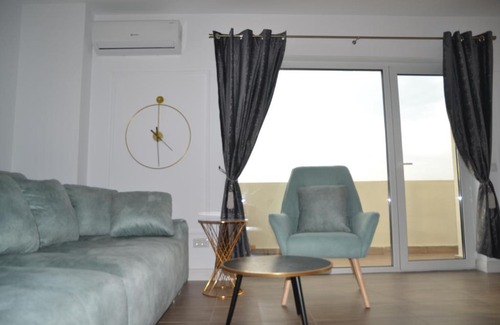 Craiova Apartment | 1.Luxury Apartment, private parking, Self check in