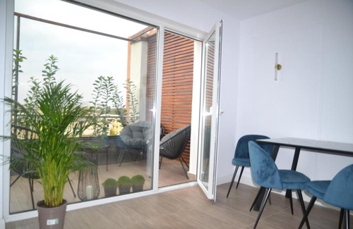Craiova Apartment | 1.Luxury Apartment, private parking, Self check in