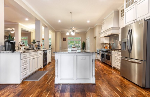 Tomball House | 1-LvL Family Paradise, 2 King Suites, Pool, HUGE Covered Patio, Yard, OD Kitchen