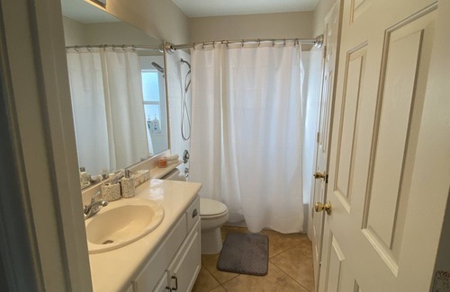 Las Vegas Villa | 1 master bedroom with private bathroom