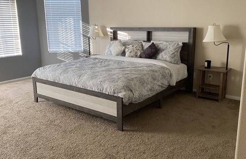 Las Vegas Villa | 1 master bedroom with private bathroom