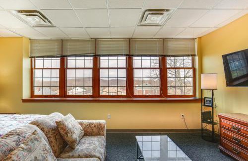 New Kensington Apartment | 1 Mi to Allegheny River New Kensington Studio!