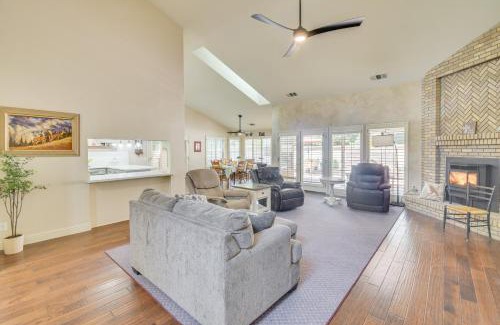 Merced House | 1 Mi to Applegate Park Zoo Pet-Friendly Home