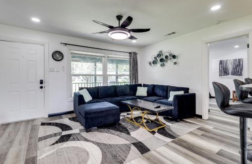 South Arlington House | 1 Mi to ATandT Stadium Family Home with Large Yard!
