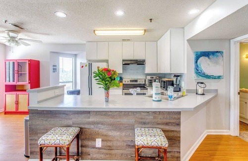 North Myrtle Beach Condo | 1 Mi to Beach: Golf Glenn Villas Condo w/Pool