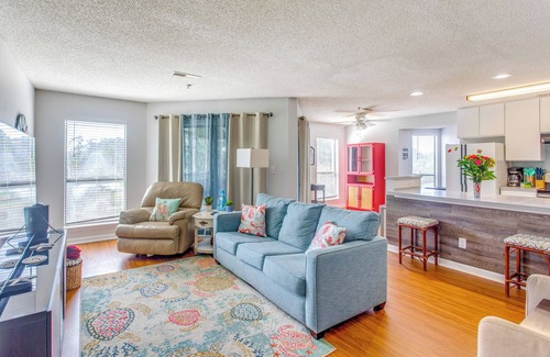 North Myrtle Beach Condo | 1 Mi to Beach: Golf Glenn Villas Condo w/Pool