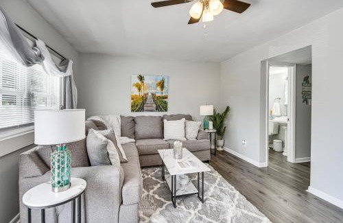 Hampton House | 1 Mi to Beach Home with Patio and Grill in Hampton!