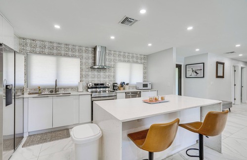 Yacht Club House | 1 Mi to Beach: Modern Cape Coral Home w/Pool