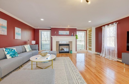 East Sandwich House | 1 Mi to Beach Spacious Retreat in East Sandwich!