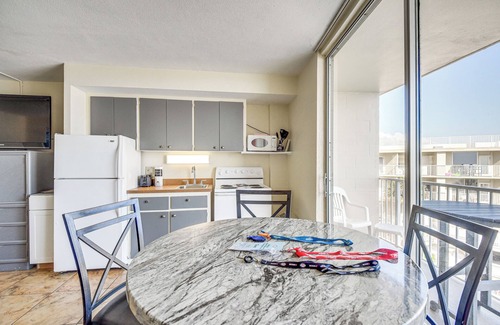 Bostwick Park Apartment | 1 Mi to Boardwalk: Oceanfront Daytona Beach Condo