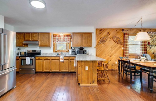 Basye Cottage | < 1 Mi to Bryce Resort: Quiet Cabin w/Hot Tub!